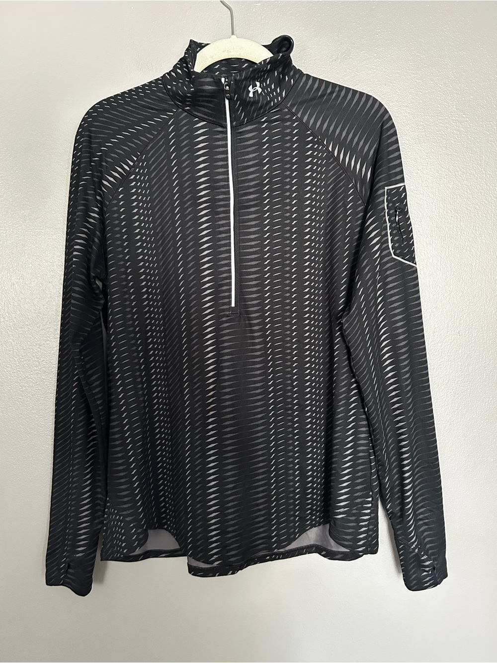 Under Armour Top Womens XL Black Gray White Thumbhole Compression Fly Fast
